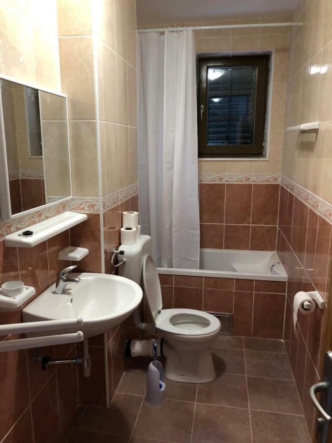 Apartmani Petrija Prčanj Dış mekan fotoğraf