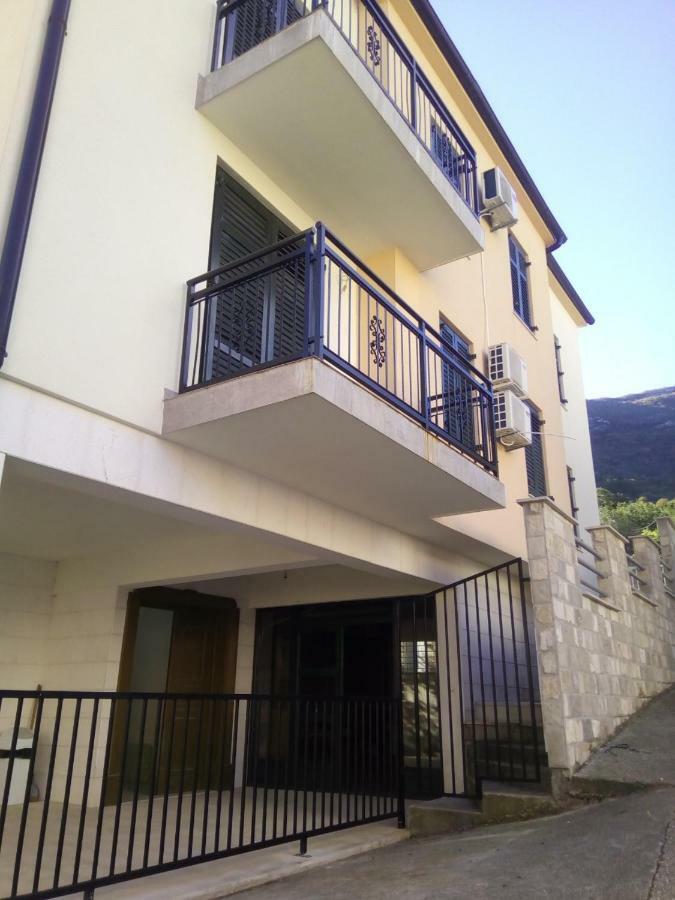 Apartmani Petrija Prčanj Dış mekan fotoğraf