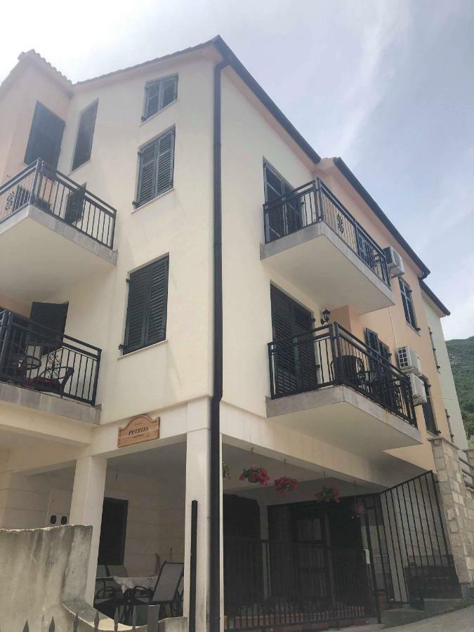 Apartmani Petrija Prčanj Dış mekan fotoğraf